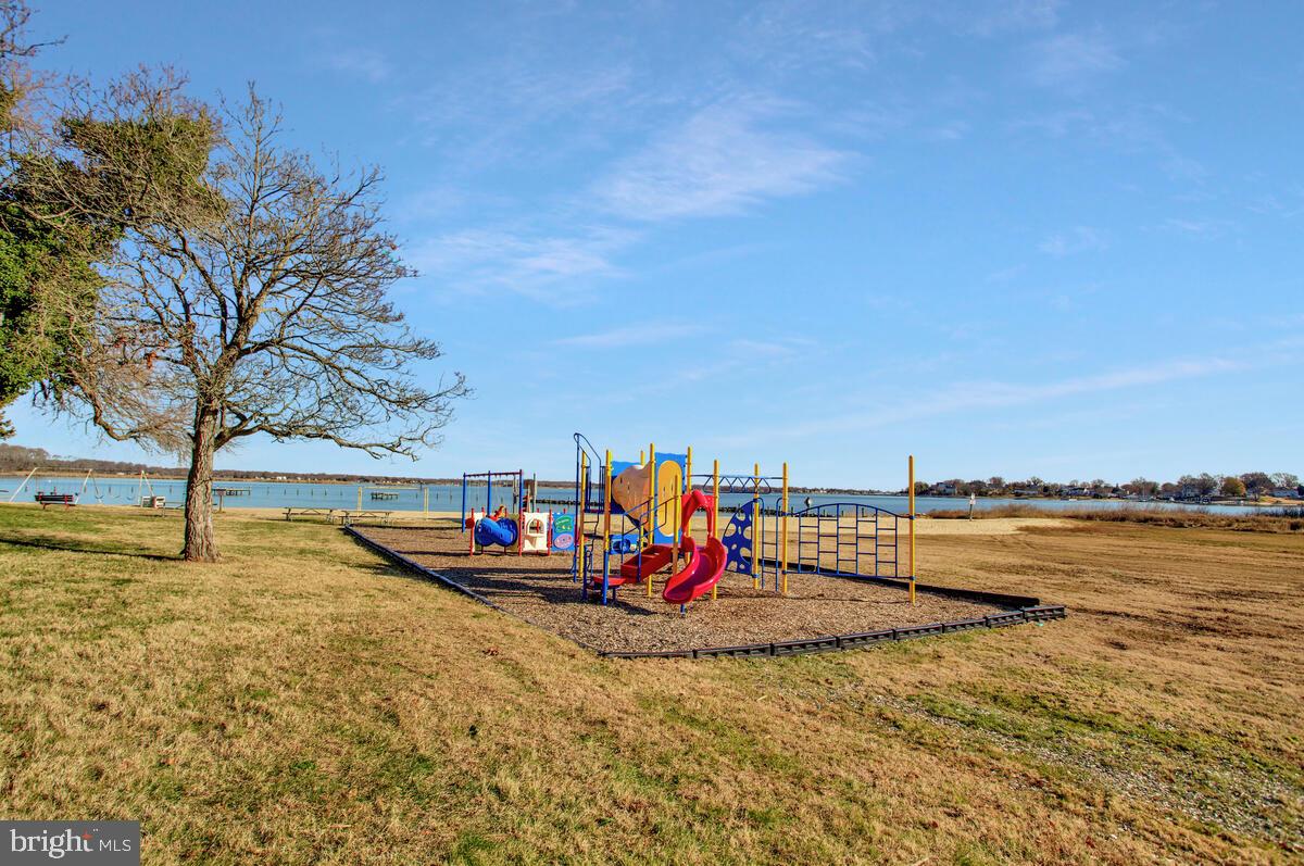 3729 BEACH DRIVE BOULEVARD