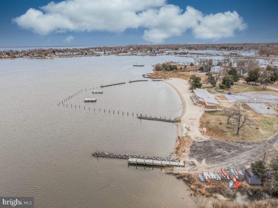 3729 BEACH DRIVE BOULEVARD