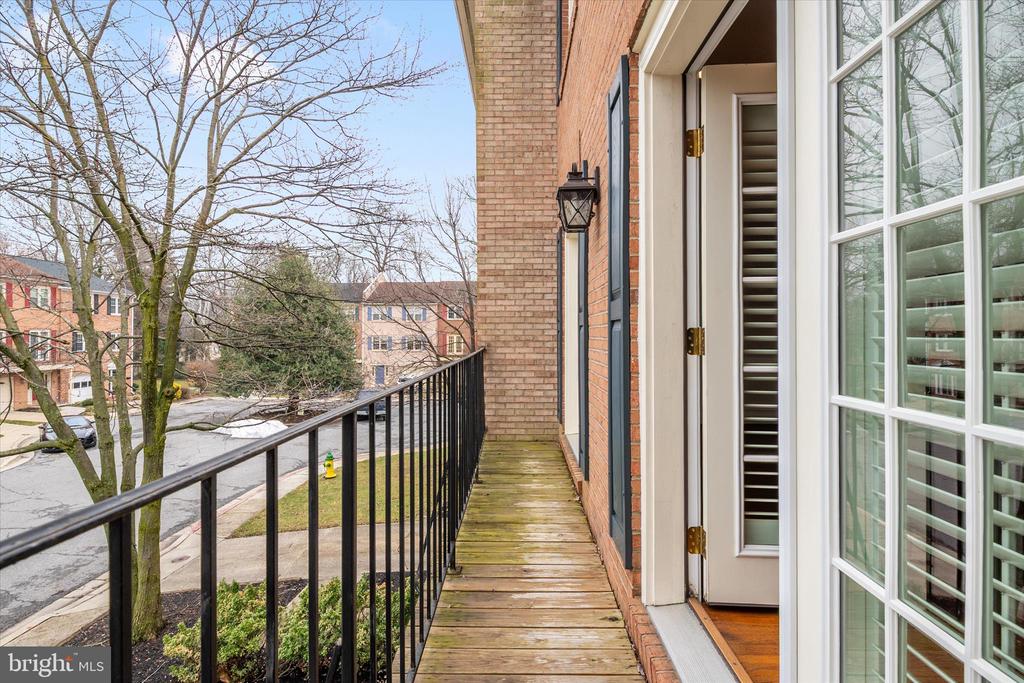 19 SPINDRIFT WAY
