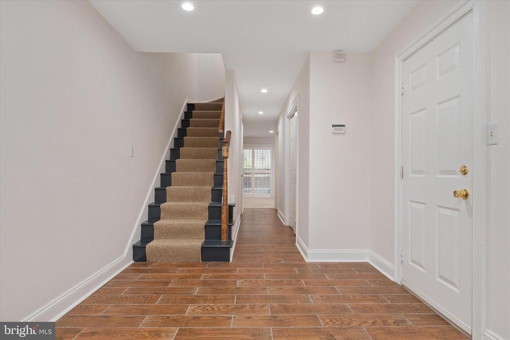 19 SPINDRIFT WAY