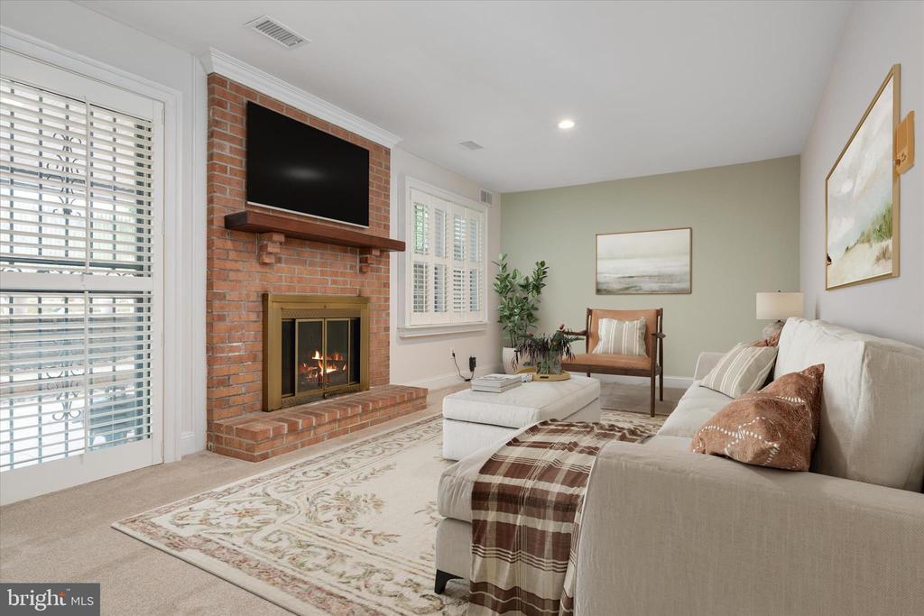 19 SPINDRIFT WAY