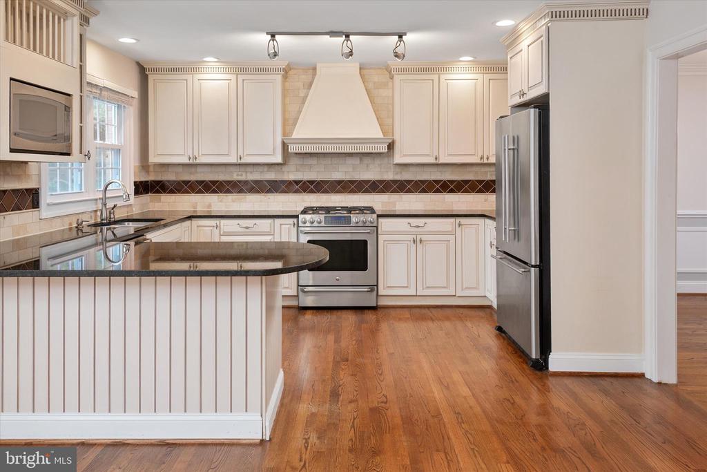 19 SPINDRIFT WAY