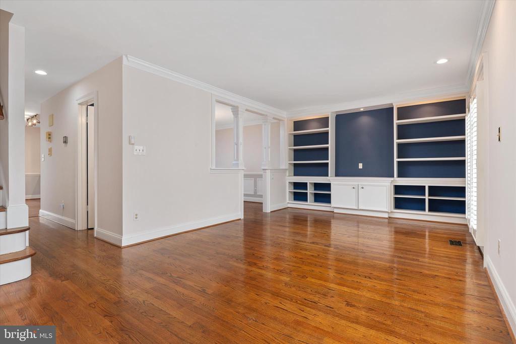 19 SPINDRIFT WAY