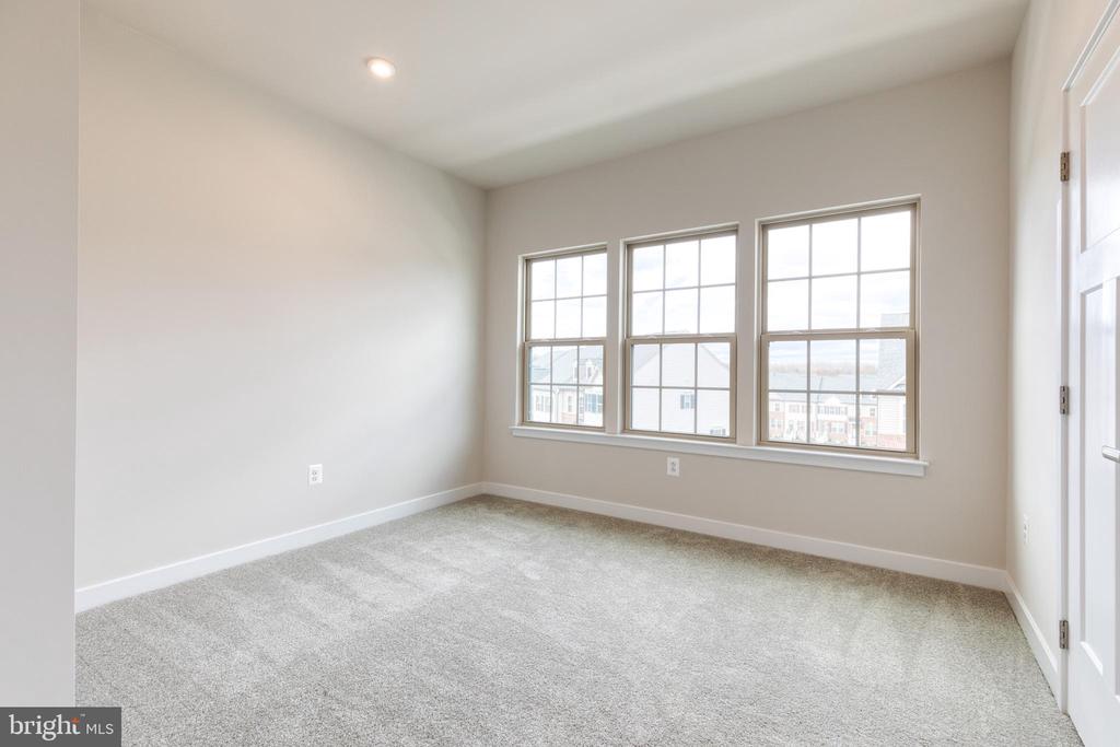 3433 JACOBS FORD WAY