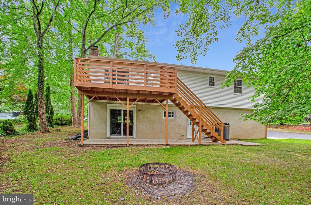 607 RIDGE DRIVE