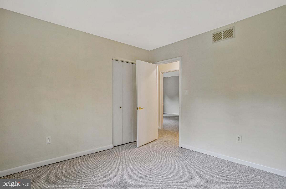 607 RIDGE DRIVE
