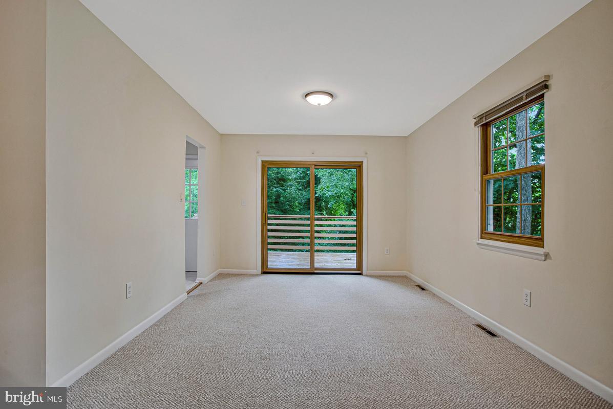 607 RIDGE DRIVE