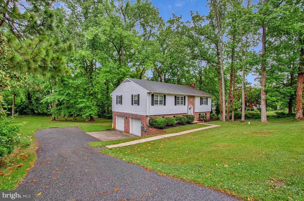 607 RIDGE DRIVE