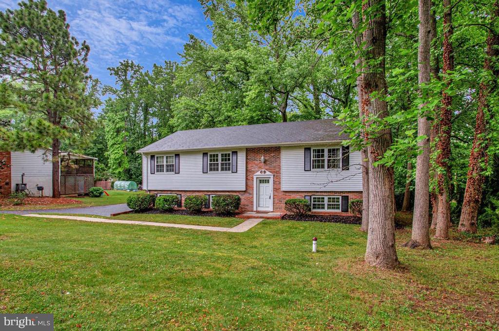 607 RIDGE DRIVE