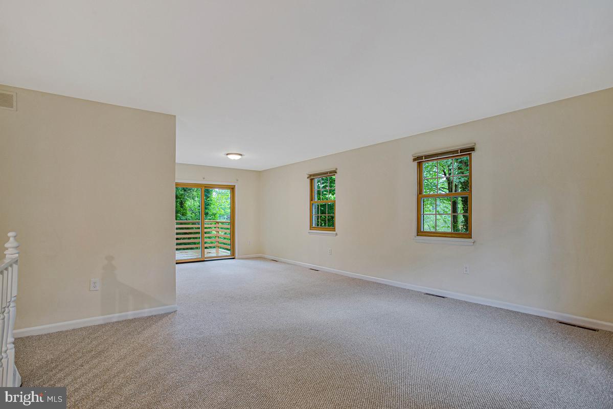 607 RIDGE DRIVE