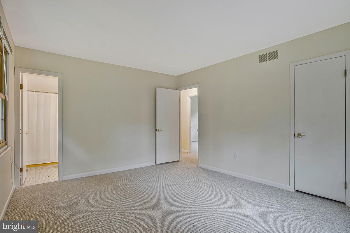 607 RIDGE DRIVE