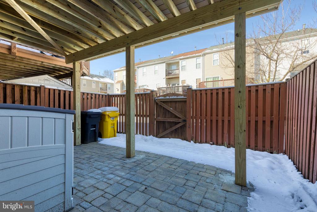2502 WESTON COURT