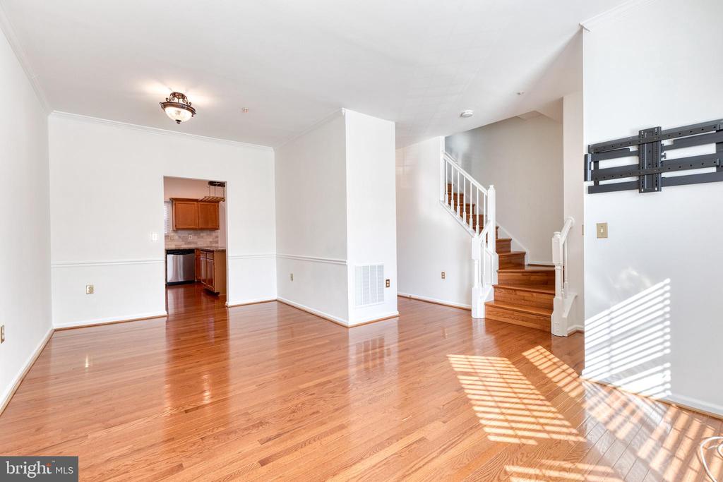 2502 WESTON COURT