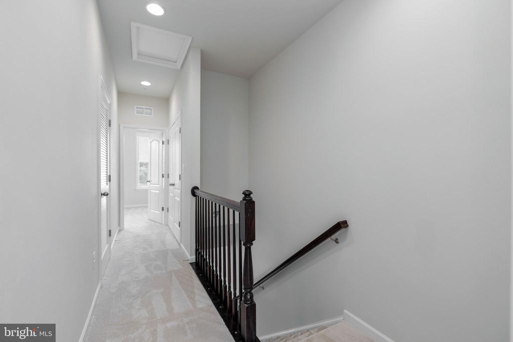8145 HOLLOW COURT