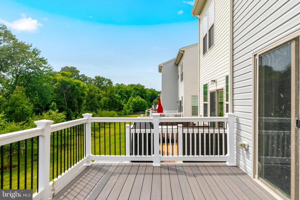 8145 HOLLOW COURT