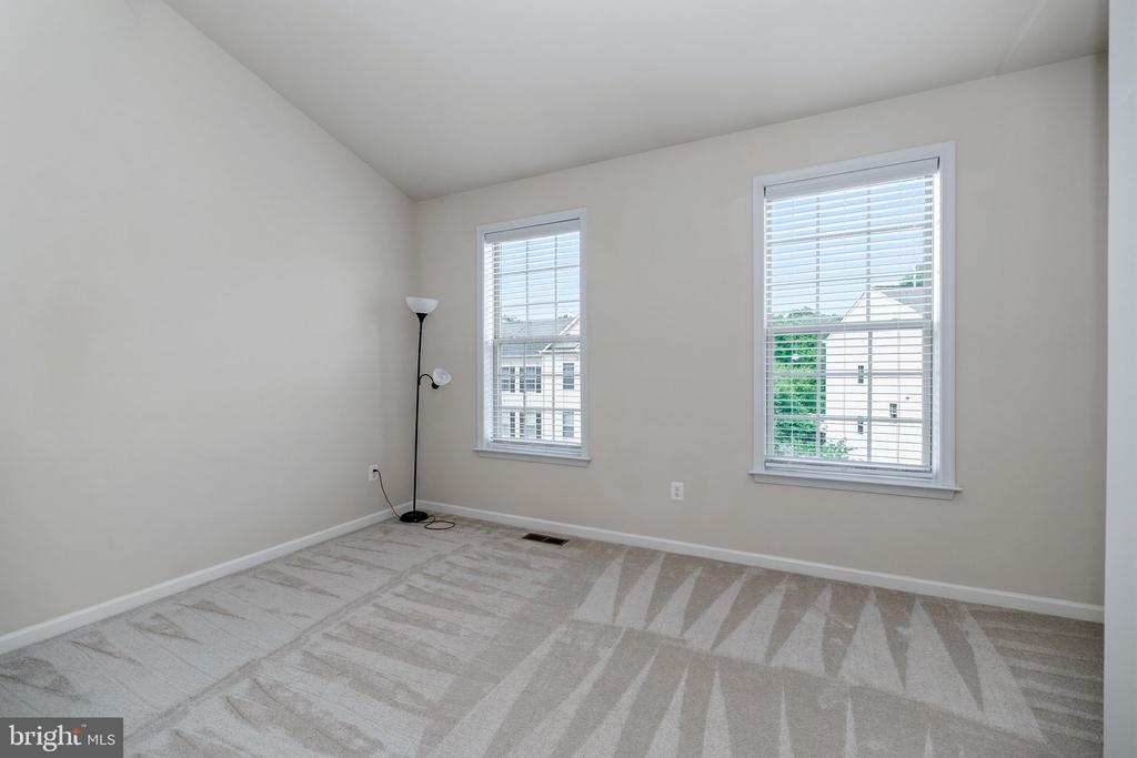 8145 HOLLOW COURT