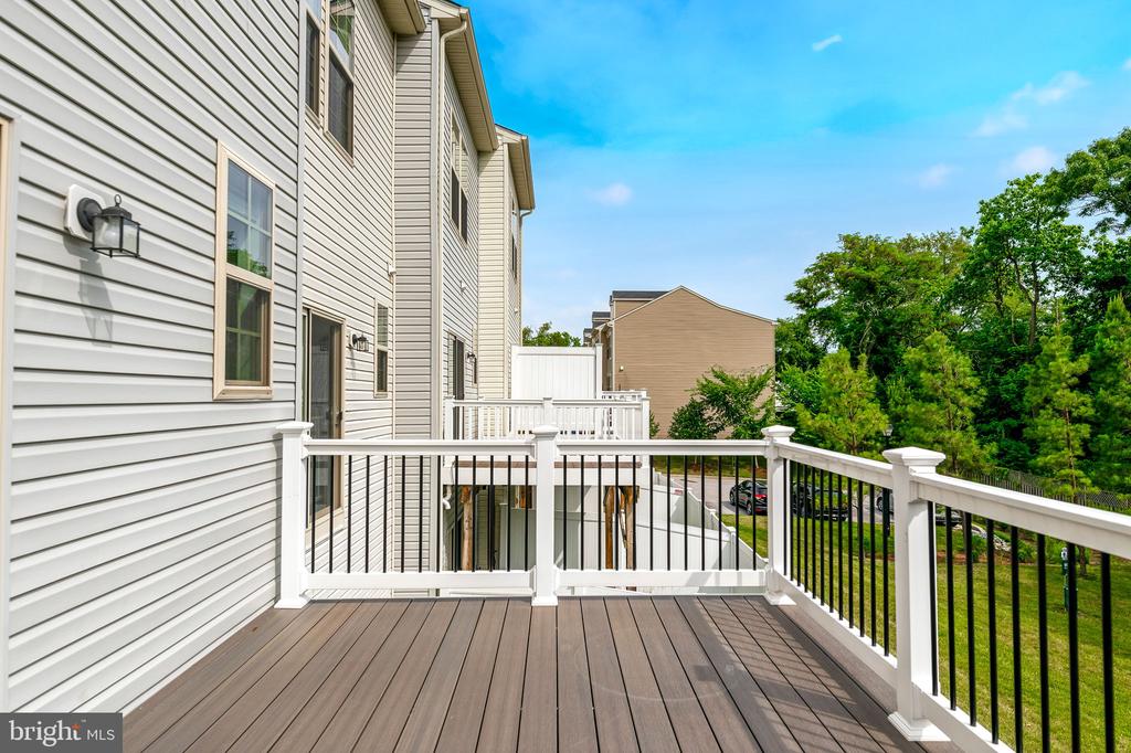 8145 HOLLOW COURT