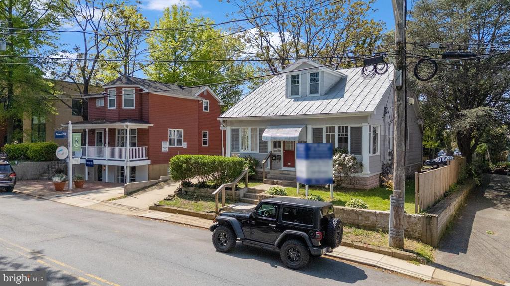13 ANNAPOLIS STREET