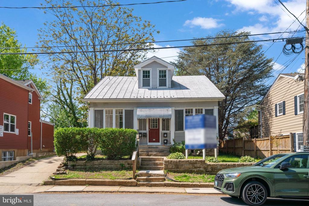 13 ANNAPOLIS STREET