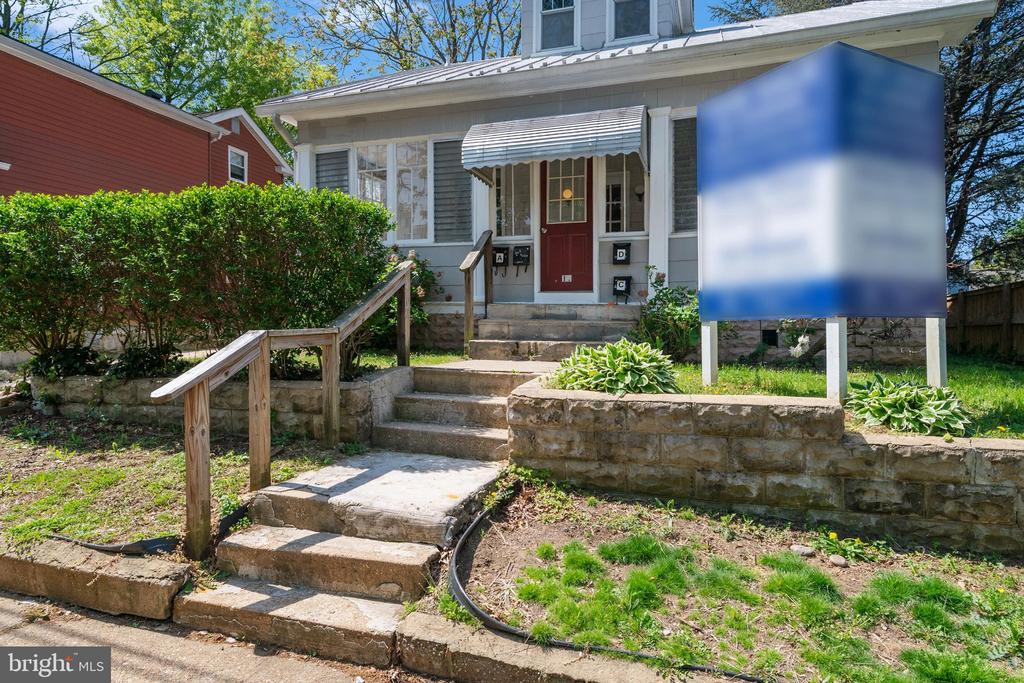 13 ANNAPOLIS STREET