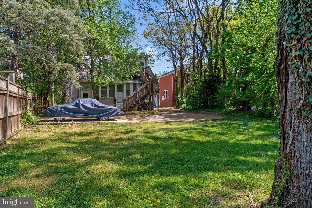 13 ANNAPOLIS STREET