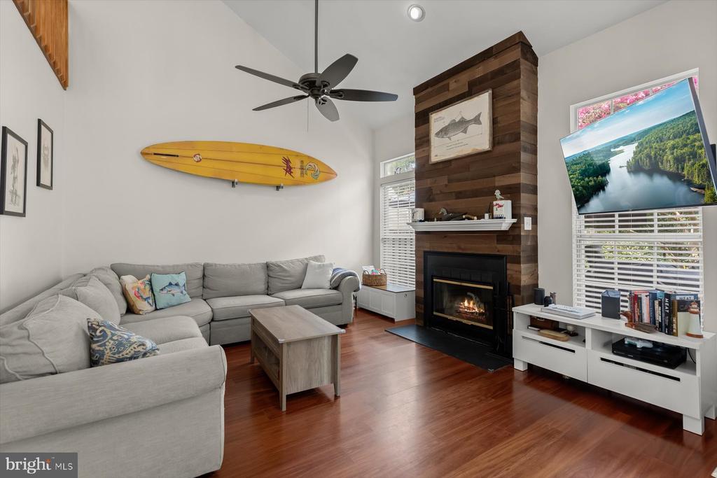 916 YACHTSMAN WAY