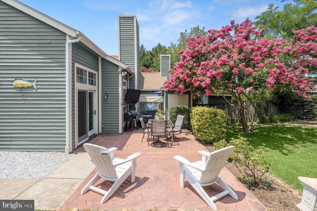 916 YACHTSMAN WAY