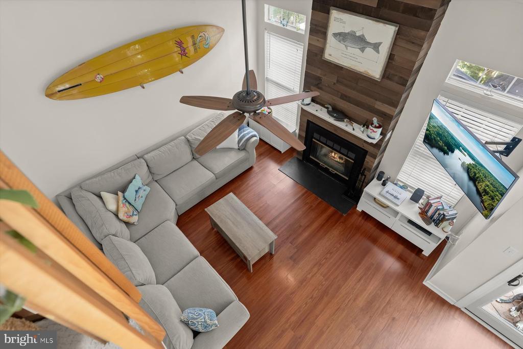 916 YACHTSMAN WAY