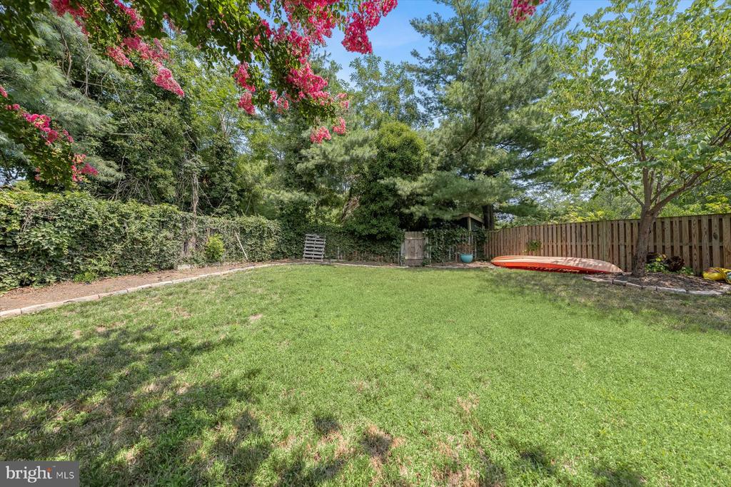 916 YACHTSMAN WAY