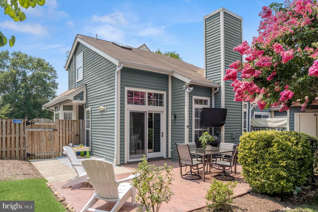 916 YACHTSMAN WAY