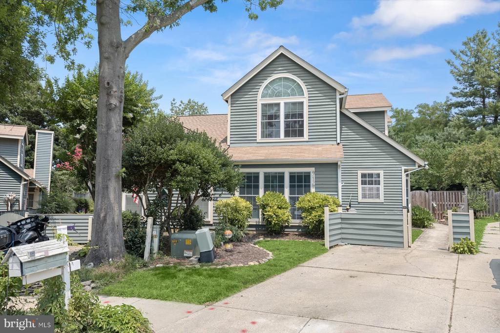 916 YACHTSMAN WAY
