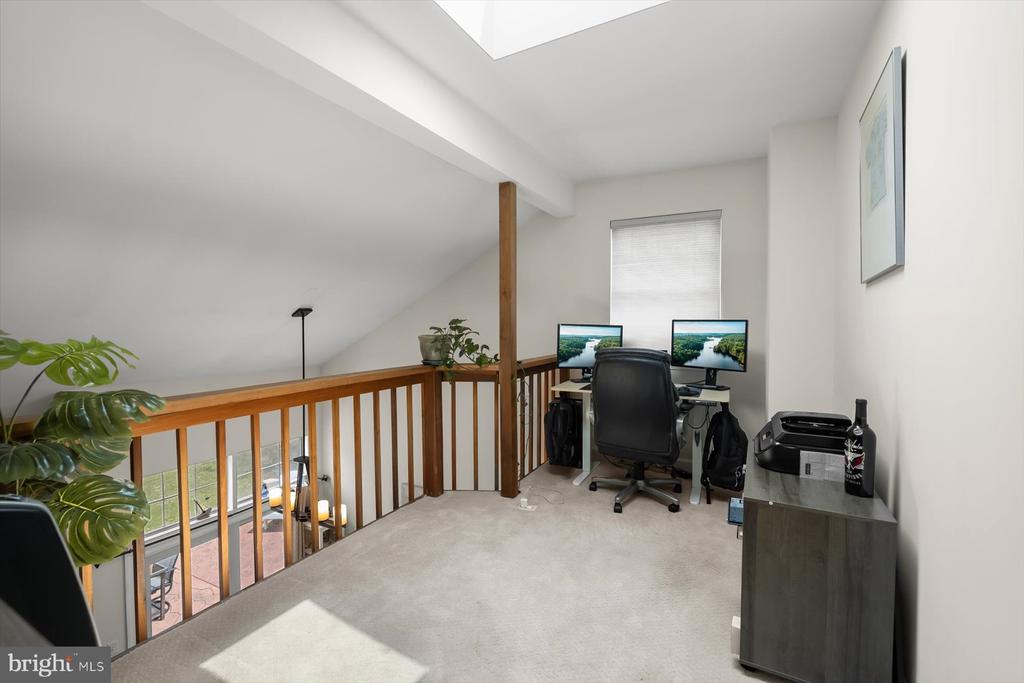 916 YACHTSMAN WAY