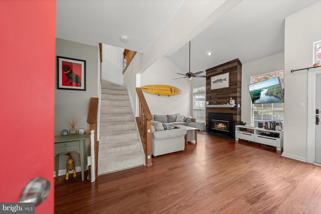 916 YACHTSMAN WAY