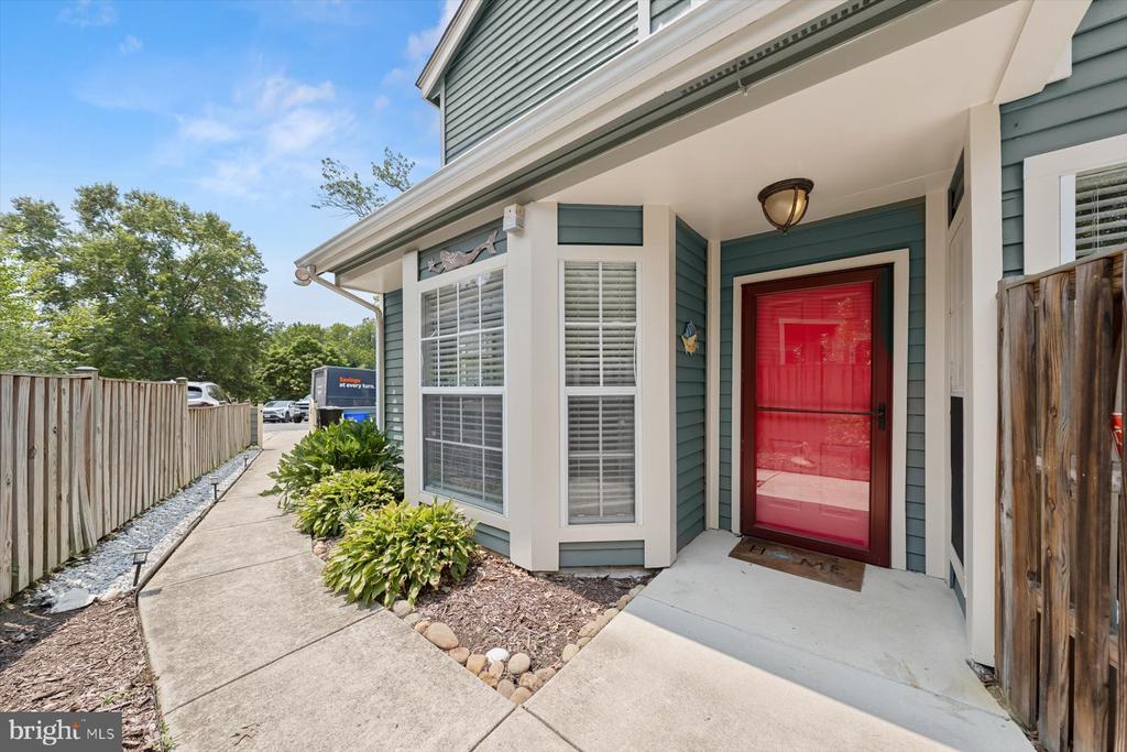 916 YACHTSMAN WAY