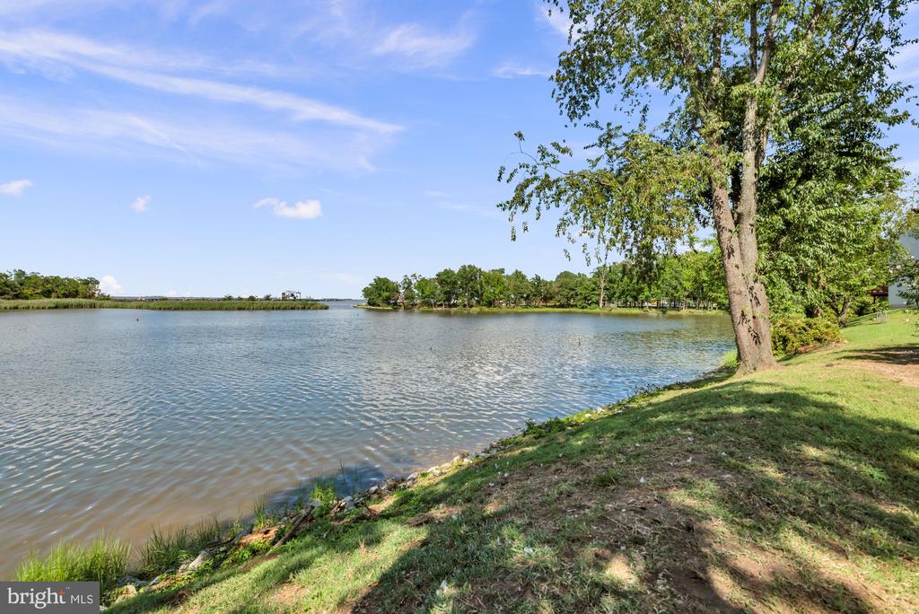 1322 COX COVE COURT