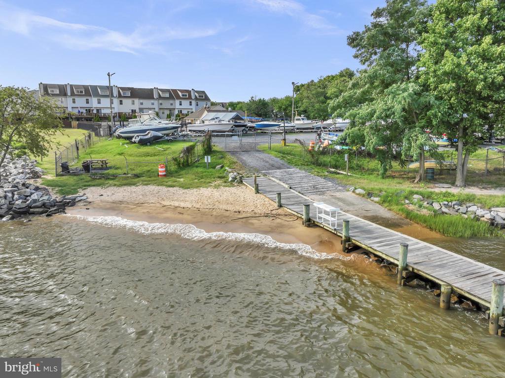 1322 COX COVE COURT