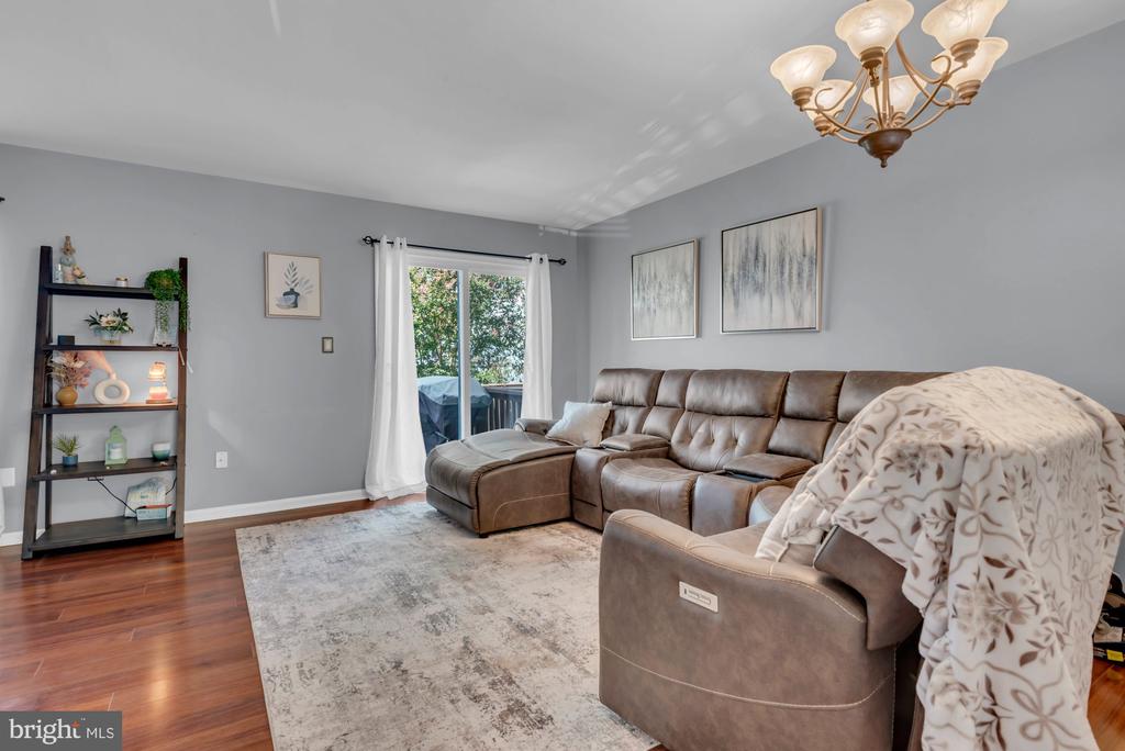 1322 COX COVE COURT