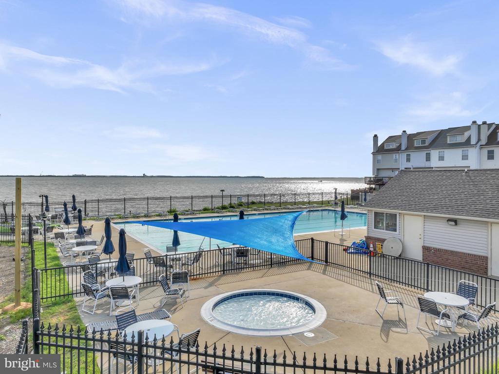1322 COX COVE COURT