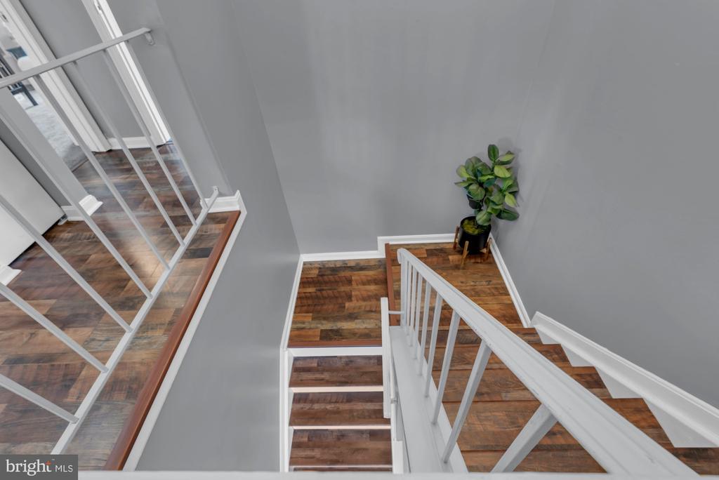 1322 COX COVE COURT