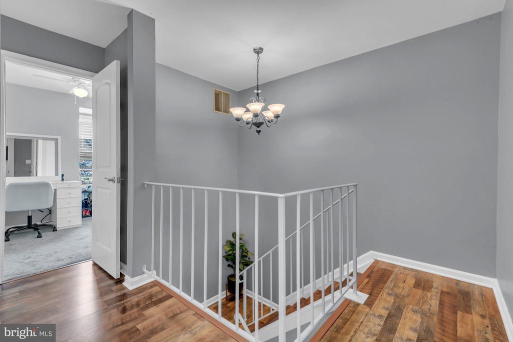 1322 COX COVE COURT