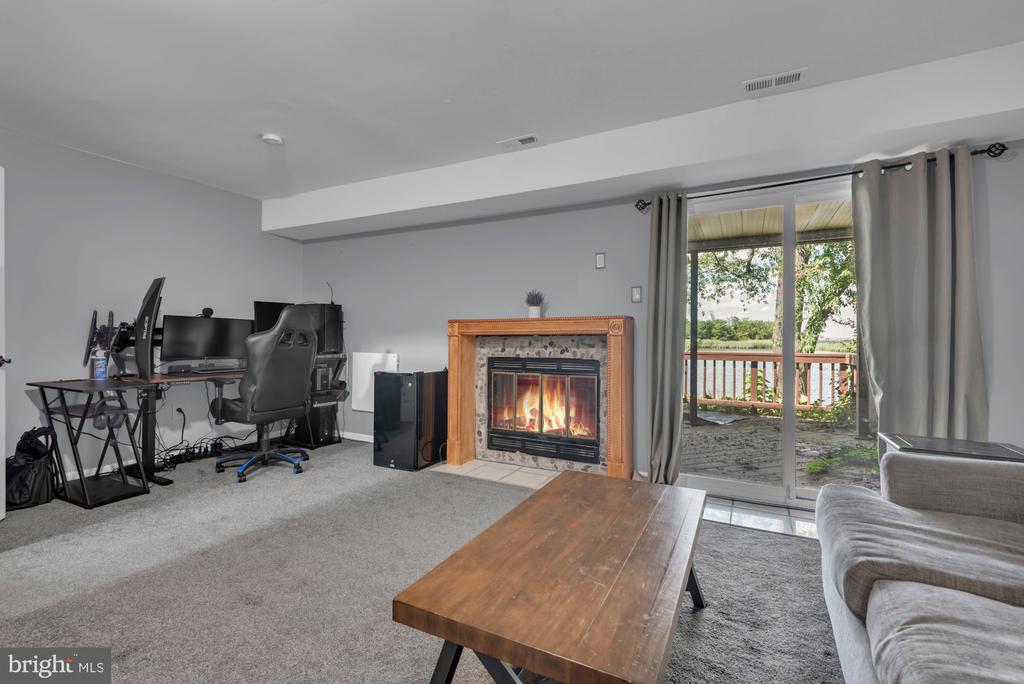 1322 COX COVE COURT