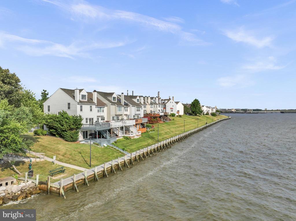1322 COX COVE COURT