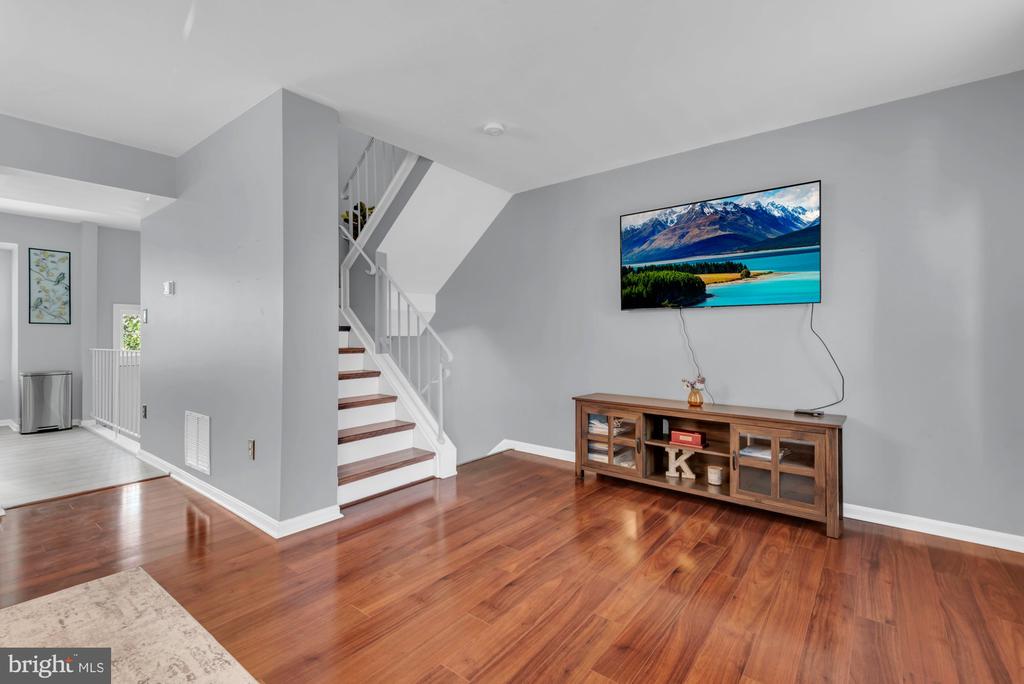 1322 COX COVE COURT