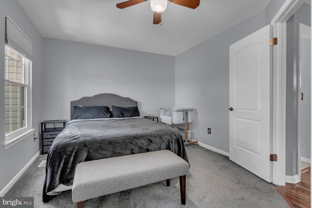 1322 COX COVE COURT