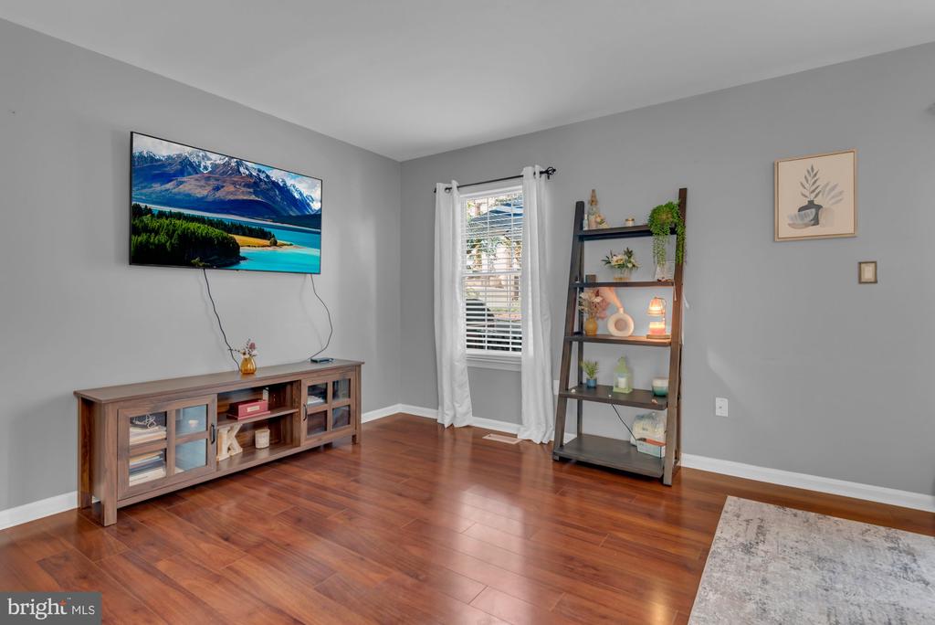 1322 COX COVE COURT