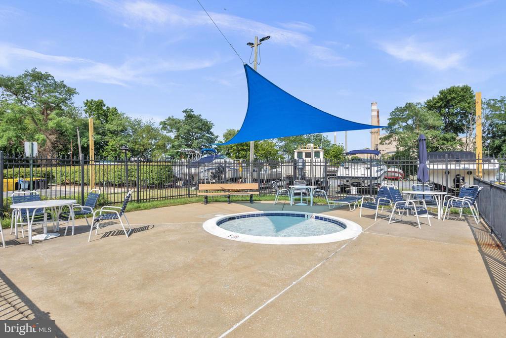 1322 COX COVE COURT