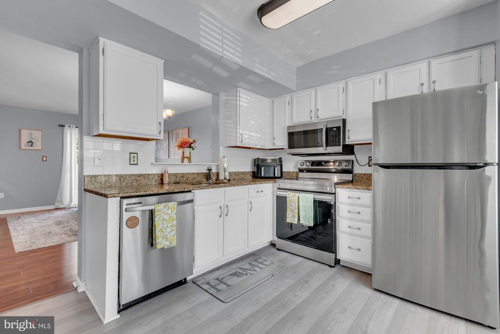 1322 COX COVE COURT