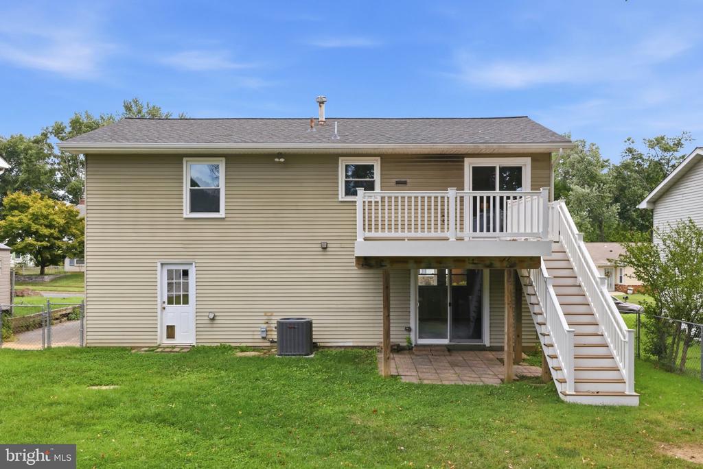 944 AUTUMNWOOD DRIVE
