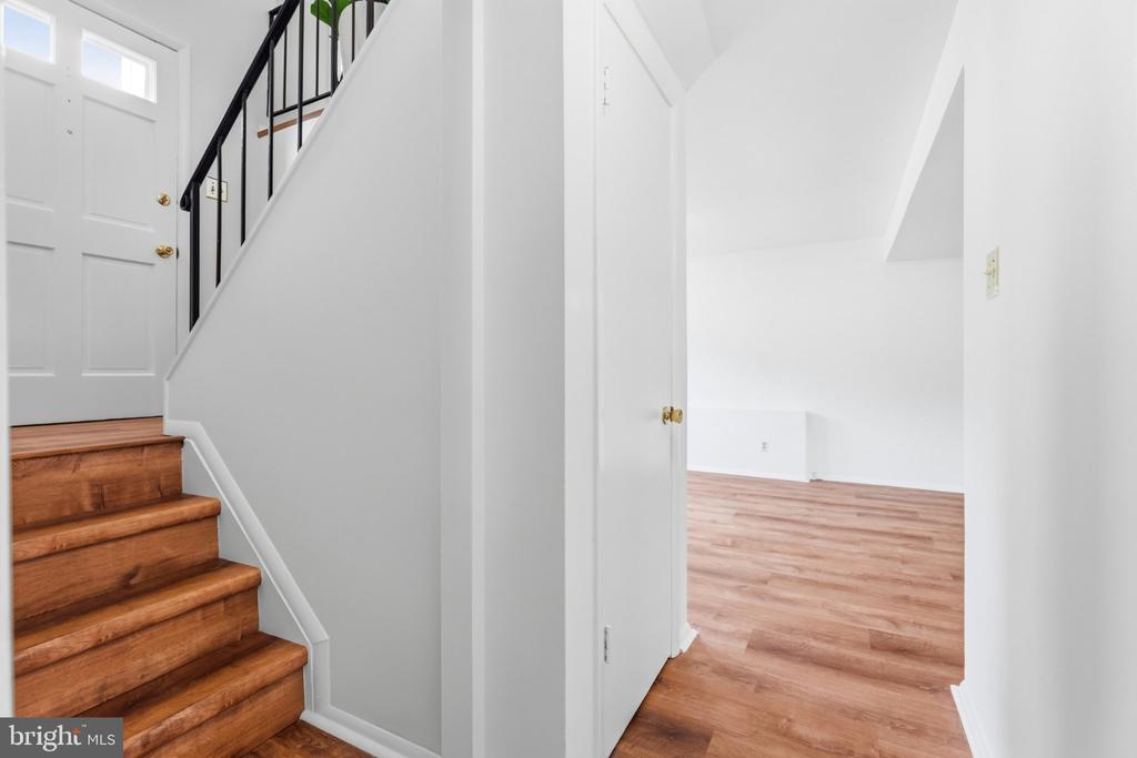 944 AUTUMNWOOD DRIVE