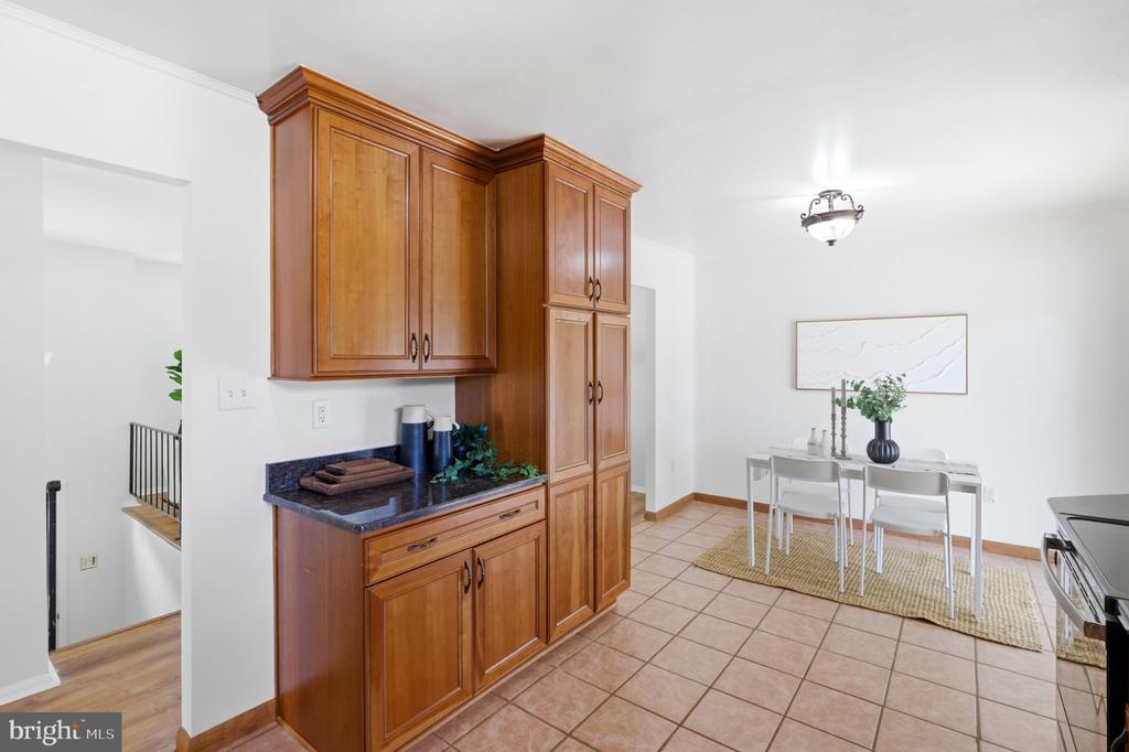 944 AUTUMNWOOD DRIVE